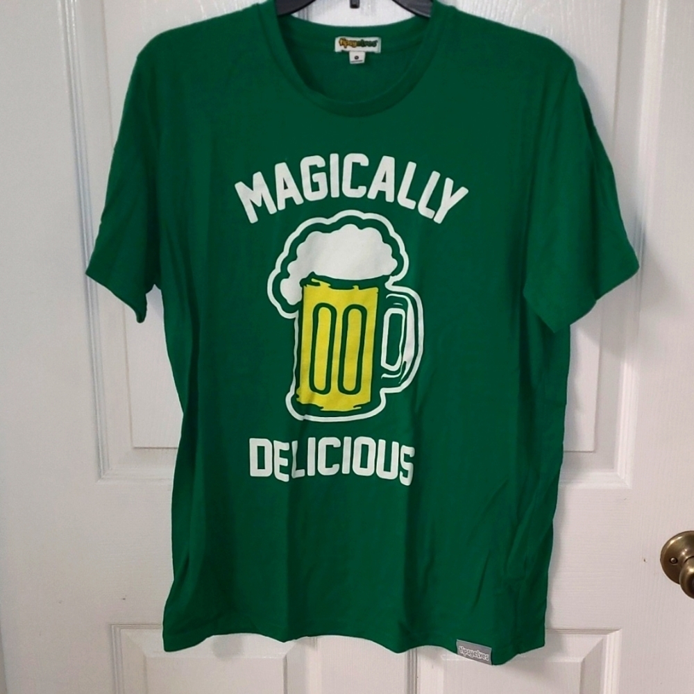 Tipsy Elves Mens Magically Delicious Beer Mug Green Short Sleeve Tshirt Medium